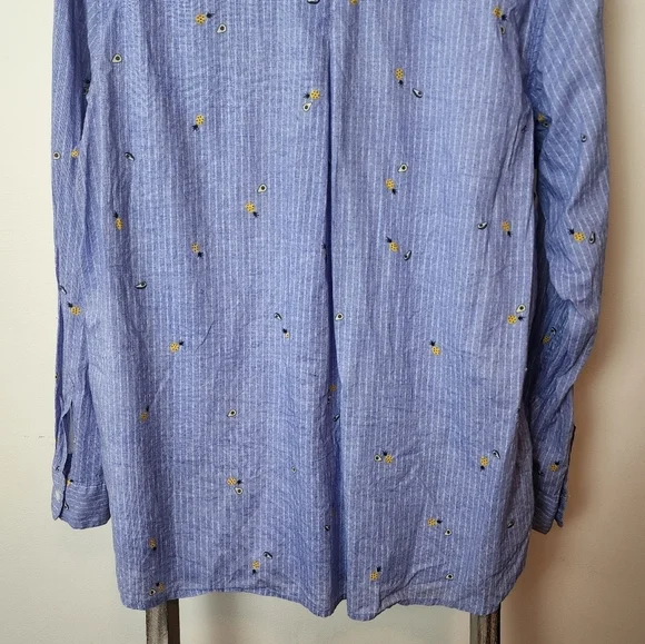 ⭐️40% Off⭐️ Old Navy Avocado & Pineapple Print Button Down Shirt - Picture 11 of 12